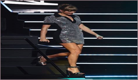 Ellie Goulding Debuts Bold Look at MTV EMAs